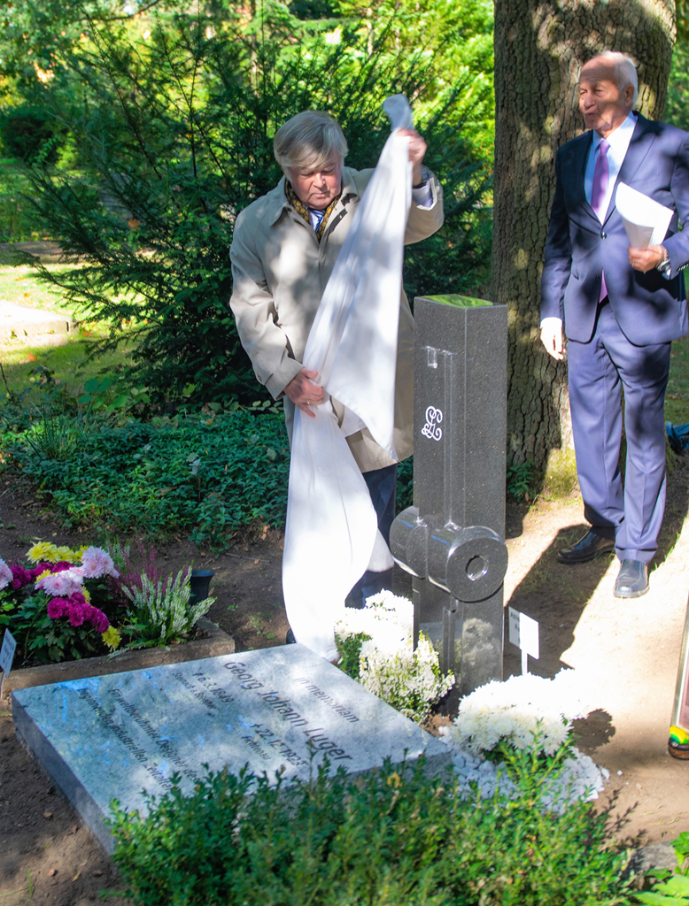 www.rwm depesche.de Georg Luger Ehrengrab 2018 02 Enthüllung